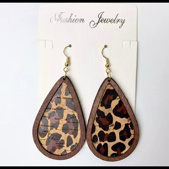 Jewelry - Earrings